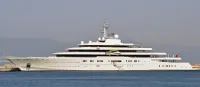 L'Eclipse de Roman Abramovitch, yacht de 162,5 mètres, vu de profil à Gibraltar